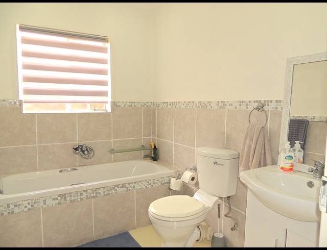 3 BEDROOM TOWNHOUSE FOR SALE IN WILGEHEUWEL